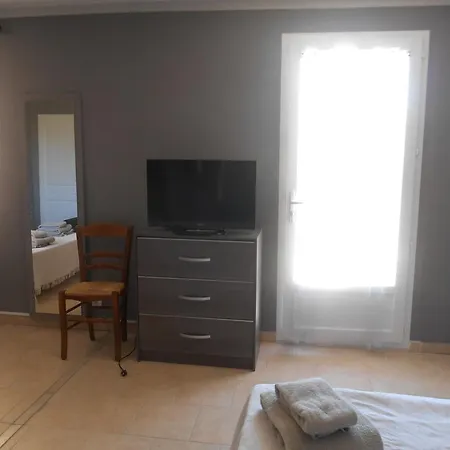 Guest house Chambres D'hotes Les Maisses